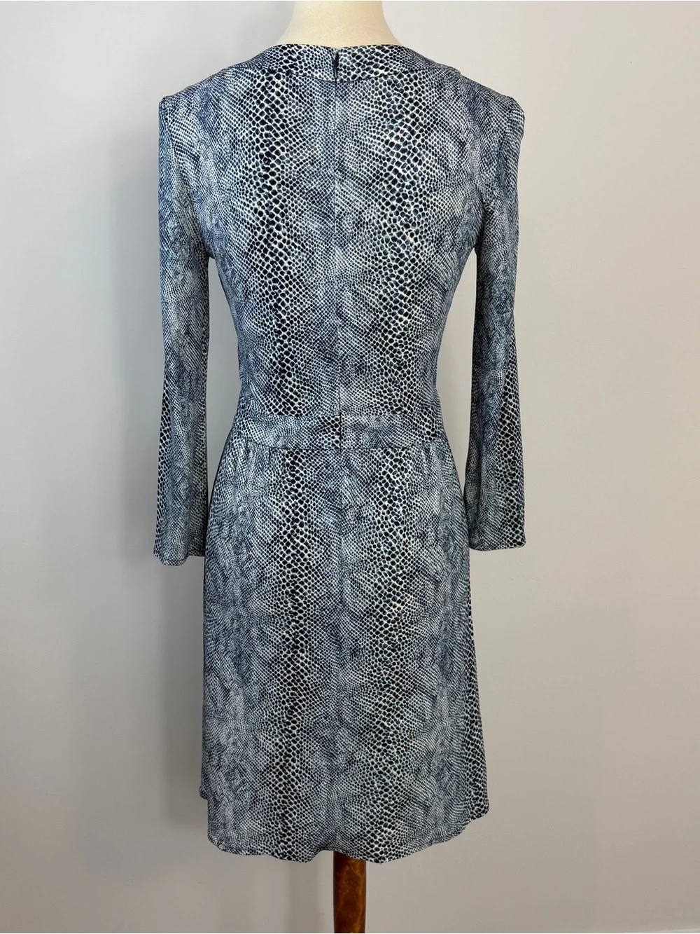 Tory Burch Navy Snakeskin Print Slinky Rayon V-Neckline Mini Dress XS